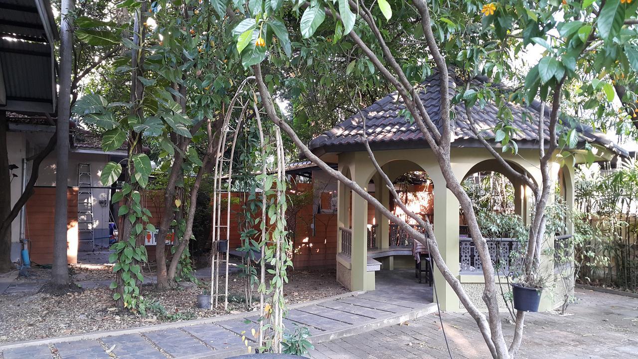 Coc Guest House & Hostel Chiang Mai Bagian luar foto