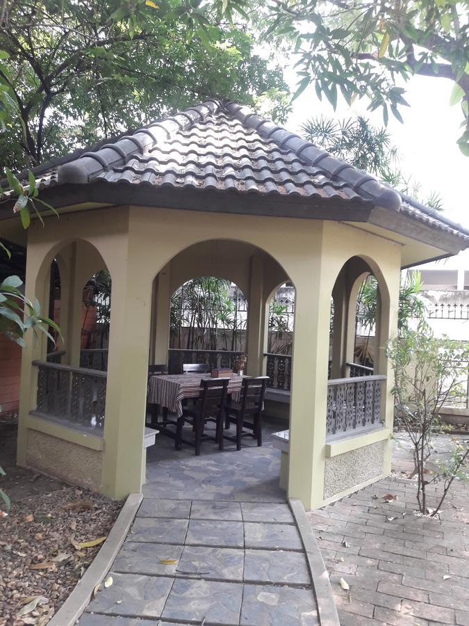 Coc Guest House & Hostel Chiang Mai Bagian luar foto