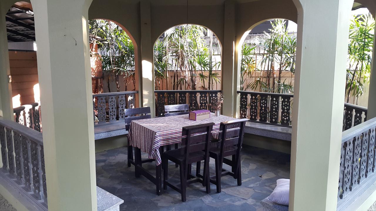 Coc Guest House & Hostel Chiang Mai Bagian luar foto