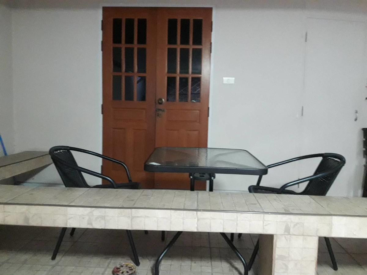 Coc Guest House & Hostel Chiang Mai Bagian luar foto