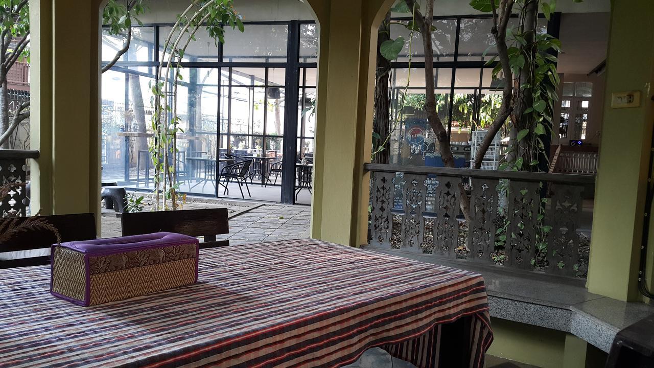 Coc Guest House & Hostel Chiang Mai Bagian luar foto