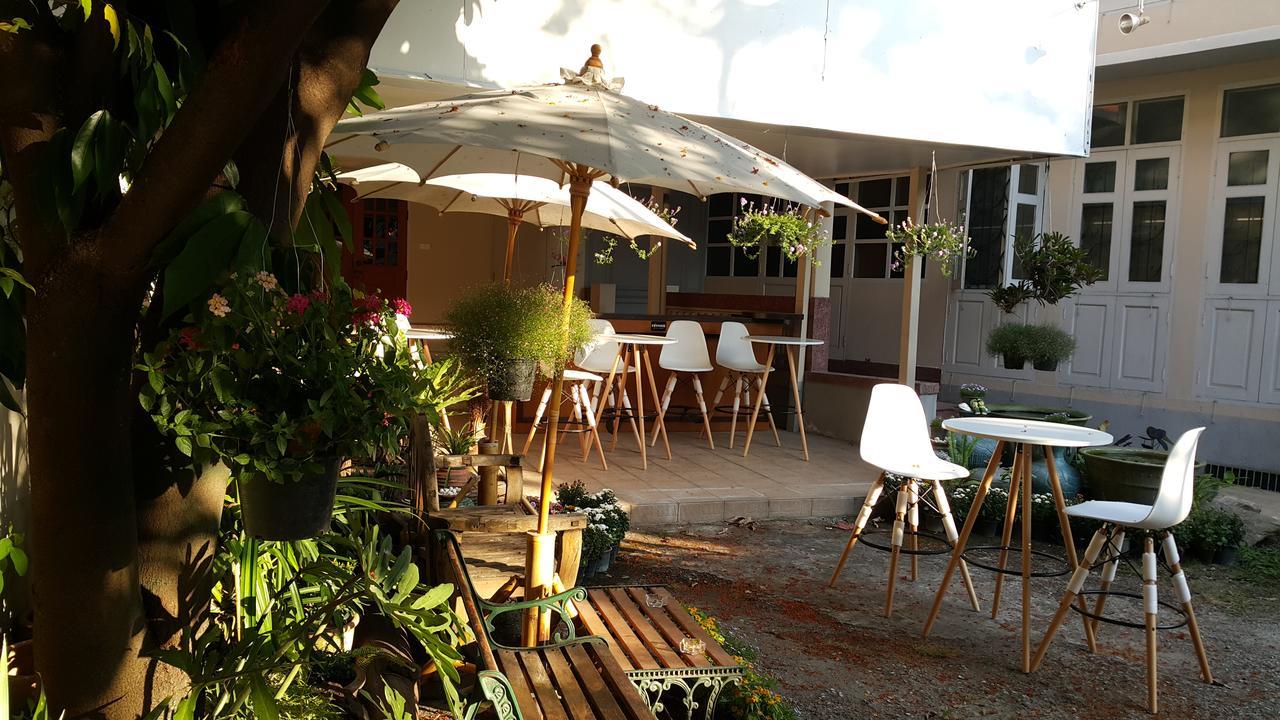 Coc Guest House & Hostel Chiang Mai Bagian luar foto