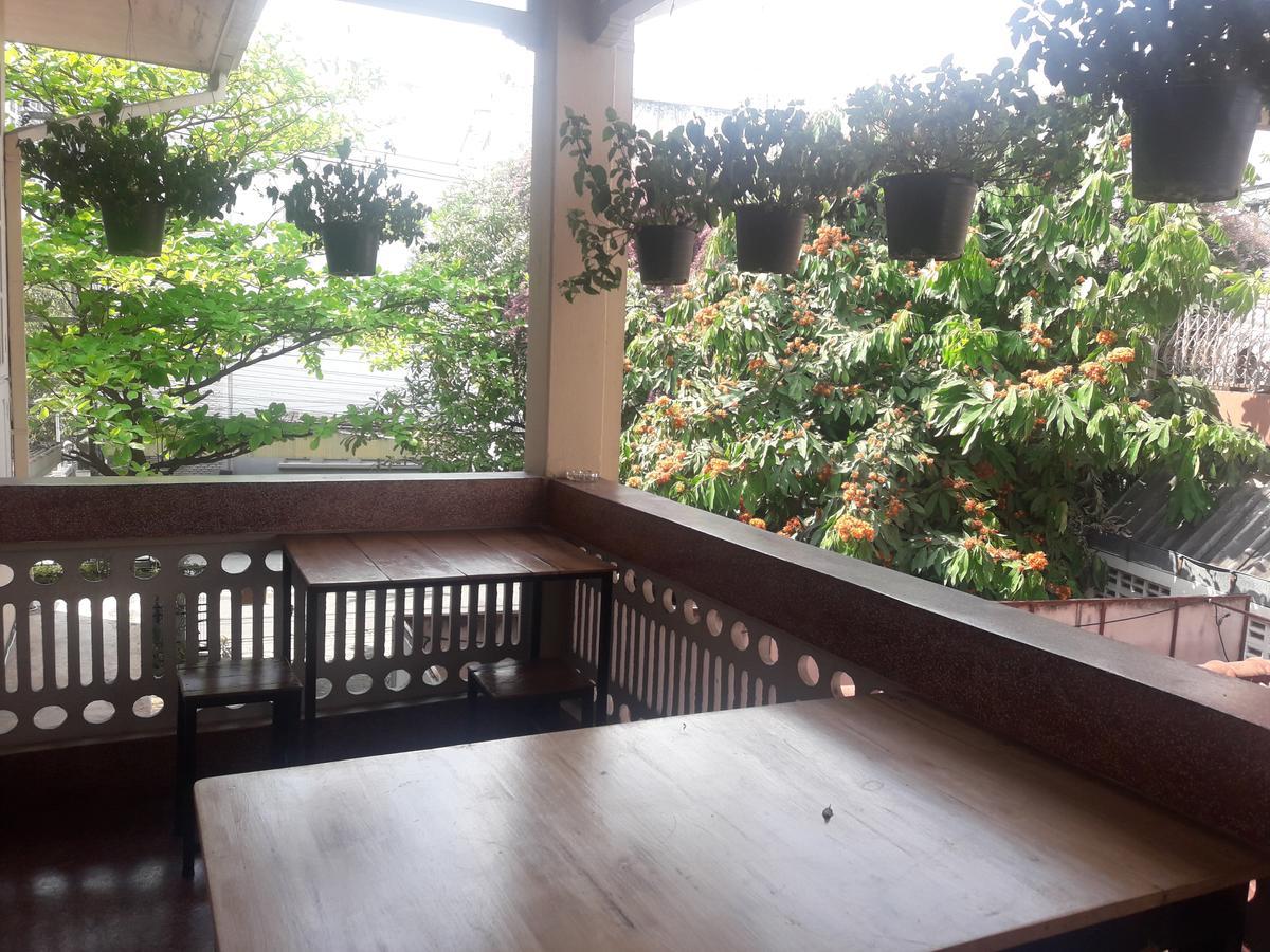 Coc Guest House & Hostel Chiang Mai Bagian luar foto