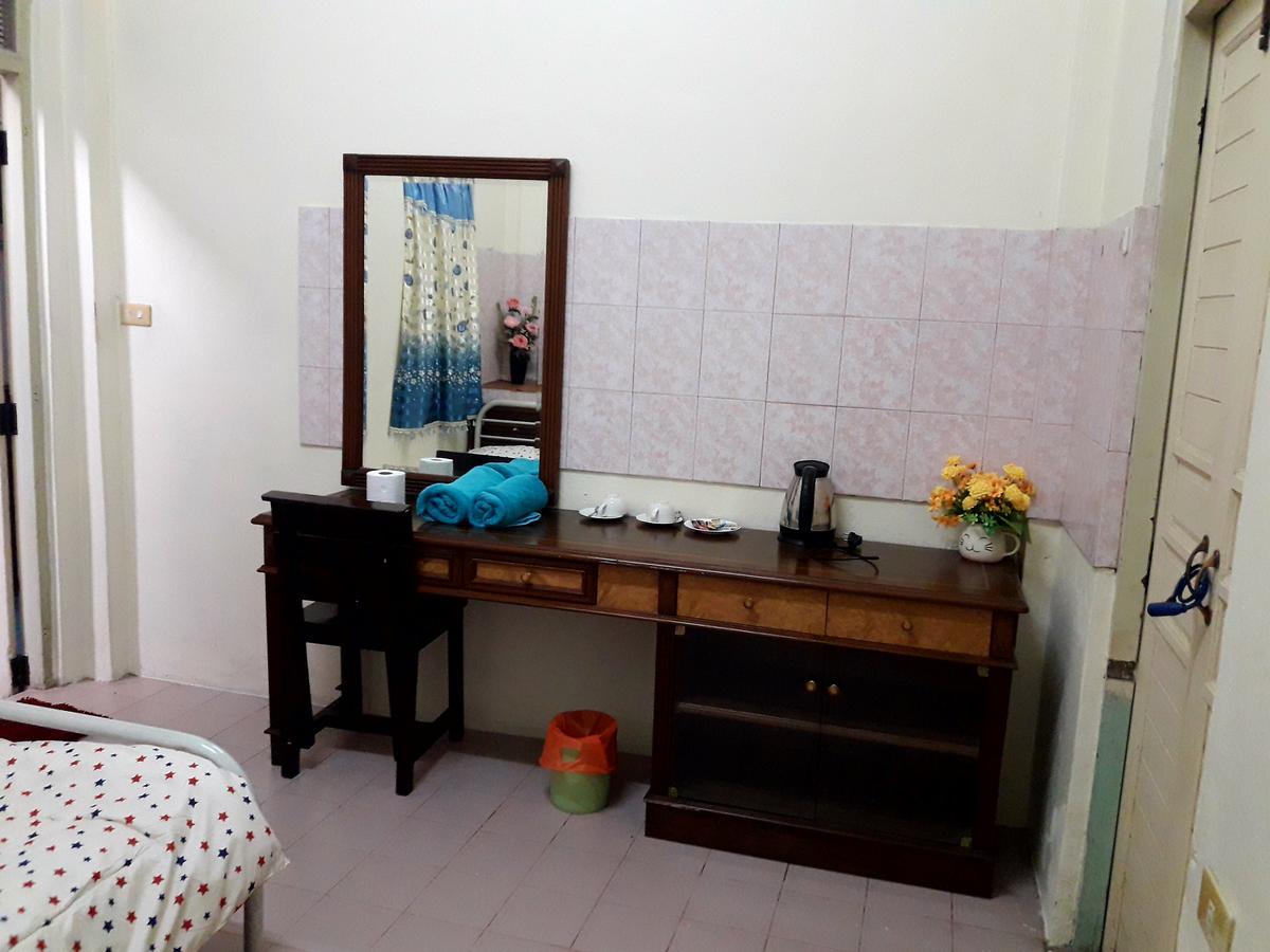 Coc Guest House & Hostel Chiang Mai Bagian luar foto